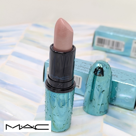 Limited Edition MAC Alluring Aquatics Frost Lipstick Pet Me Please-Nude metallic - Picture 7 of 14